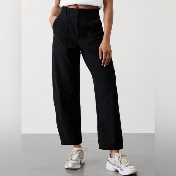 NWOT Athleta Skyline Utility Barrel Black Pant Size 10. (#650012) - Picture 4 of 7